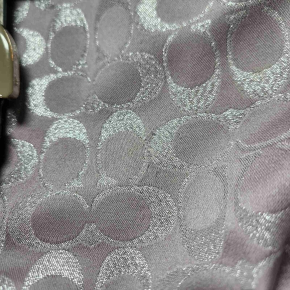 Vintage 2011 Coach Soho East West Signature Tote - Lilac & Metallic Silver - Picture 12 of 16